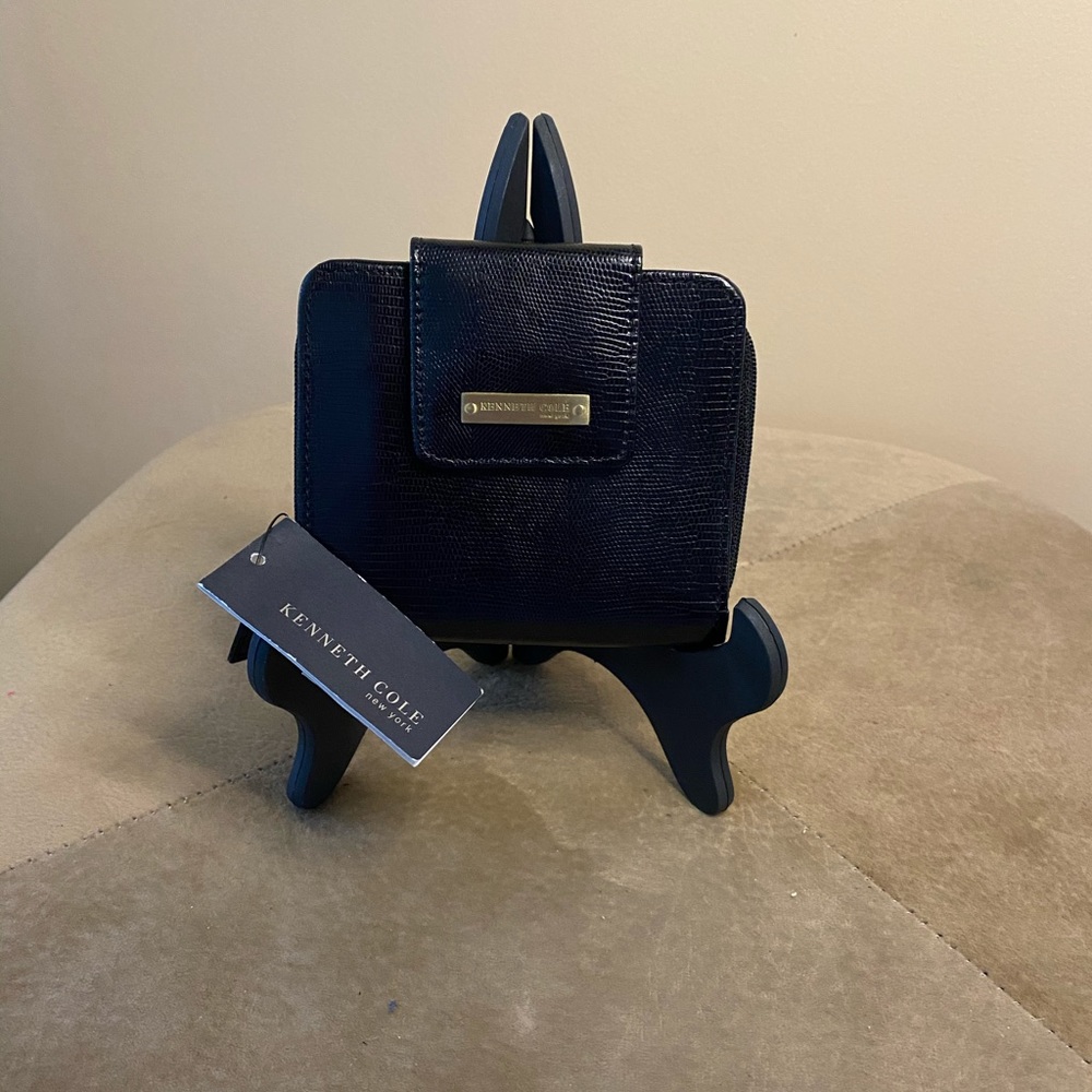 NWT Kennth Cole Black Compact Wallet